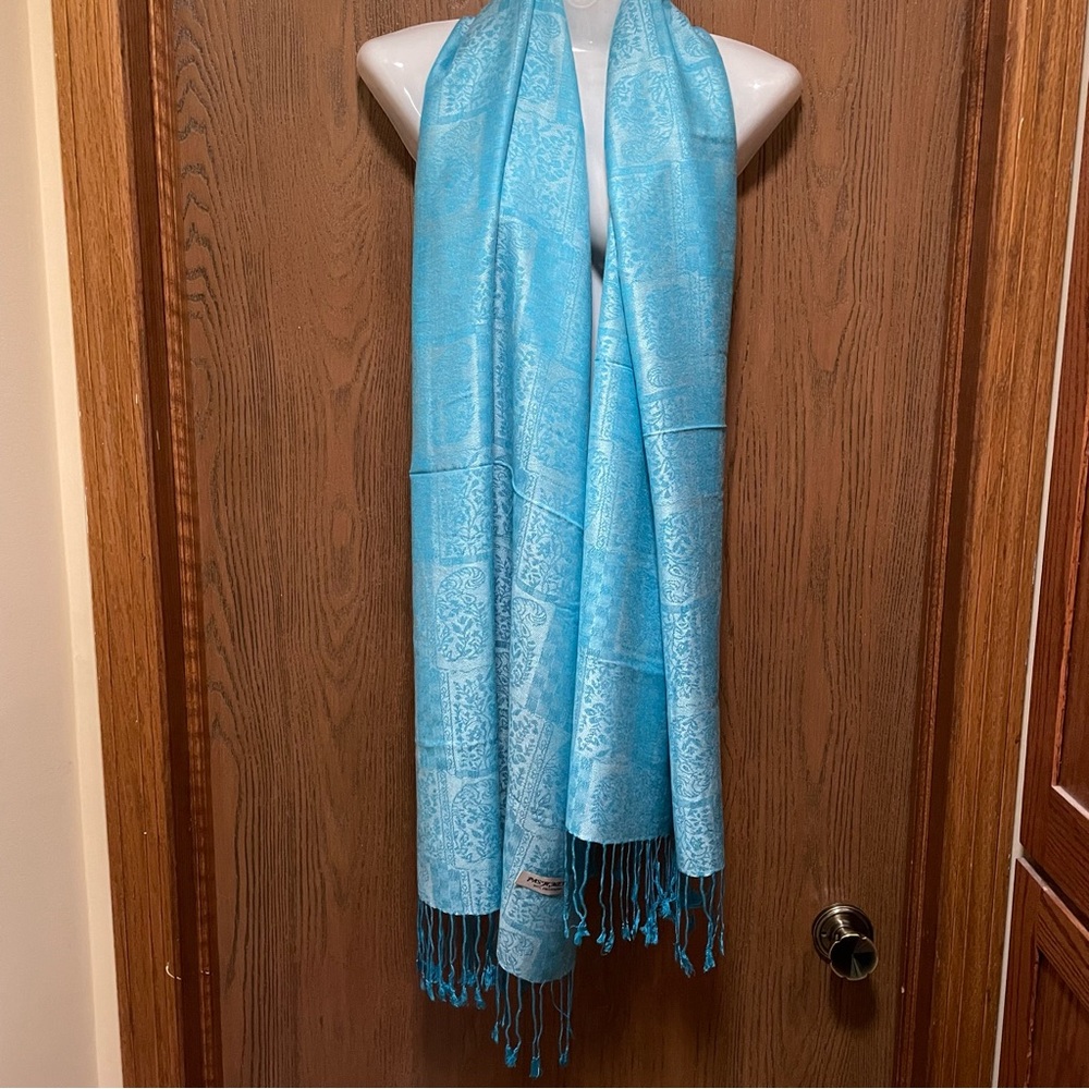 NEW in Package Large Pashmina Scarf Beautiful blue Fringed